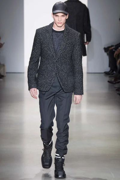 Look 19